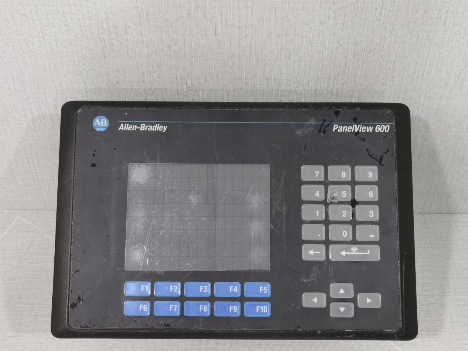 Allen Bradley 2711-B6C8 /B PanelView 600 Color Terminal Keypad/Touch DH+/RS-232