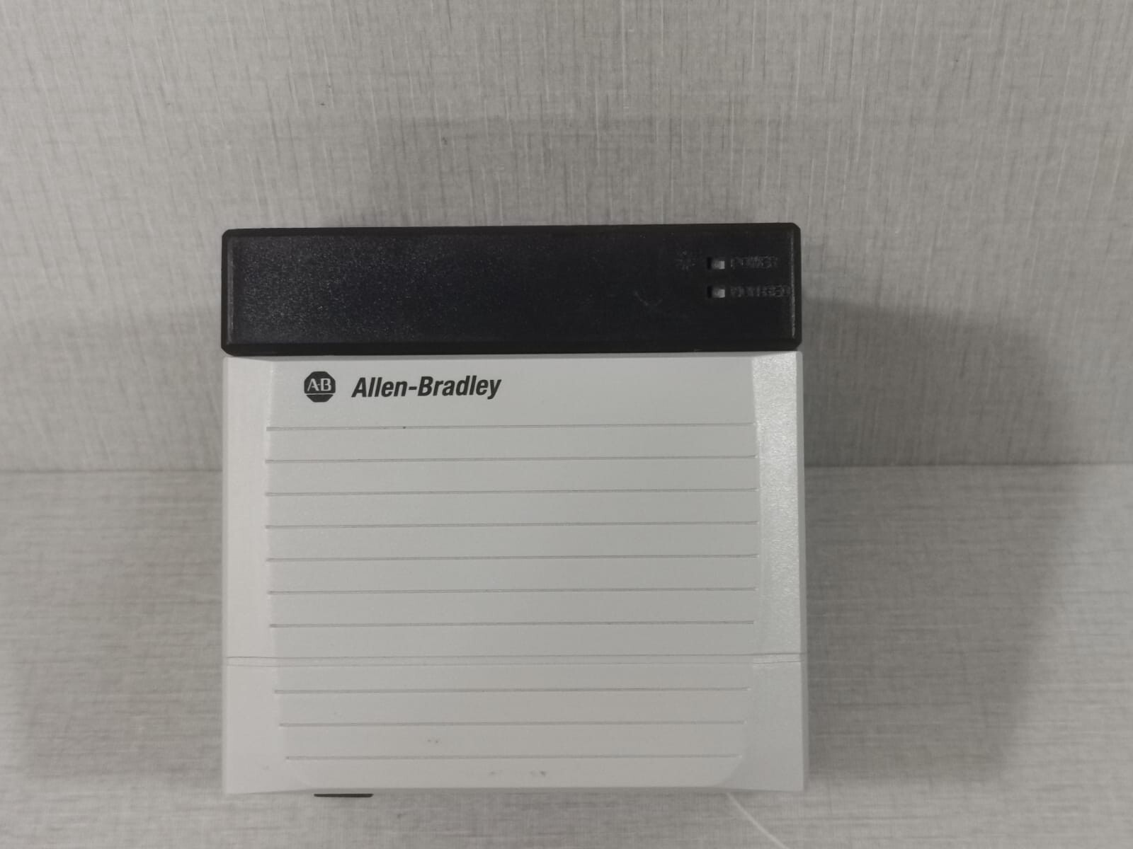 Allen-Bradley 1756-PA75R/A ALLEN-BRADLEY 1756-PA75R/A Ser. A CONTROLLOGIX AC REDUNDANT POWER SUPPLY 2