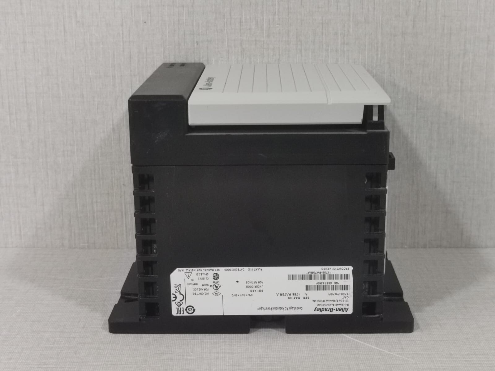 Allen-Bradley 1756-PA75R/A ALLEN-BRADLEY 1756-PA75R/A Ser. A CONTROLLOGIX AC REDUNDANT POWER SUPPLY 6