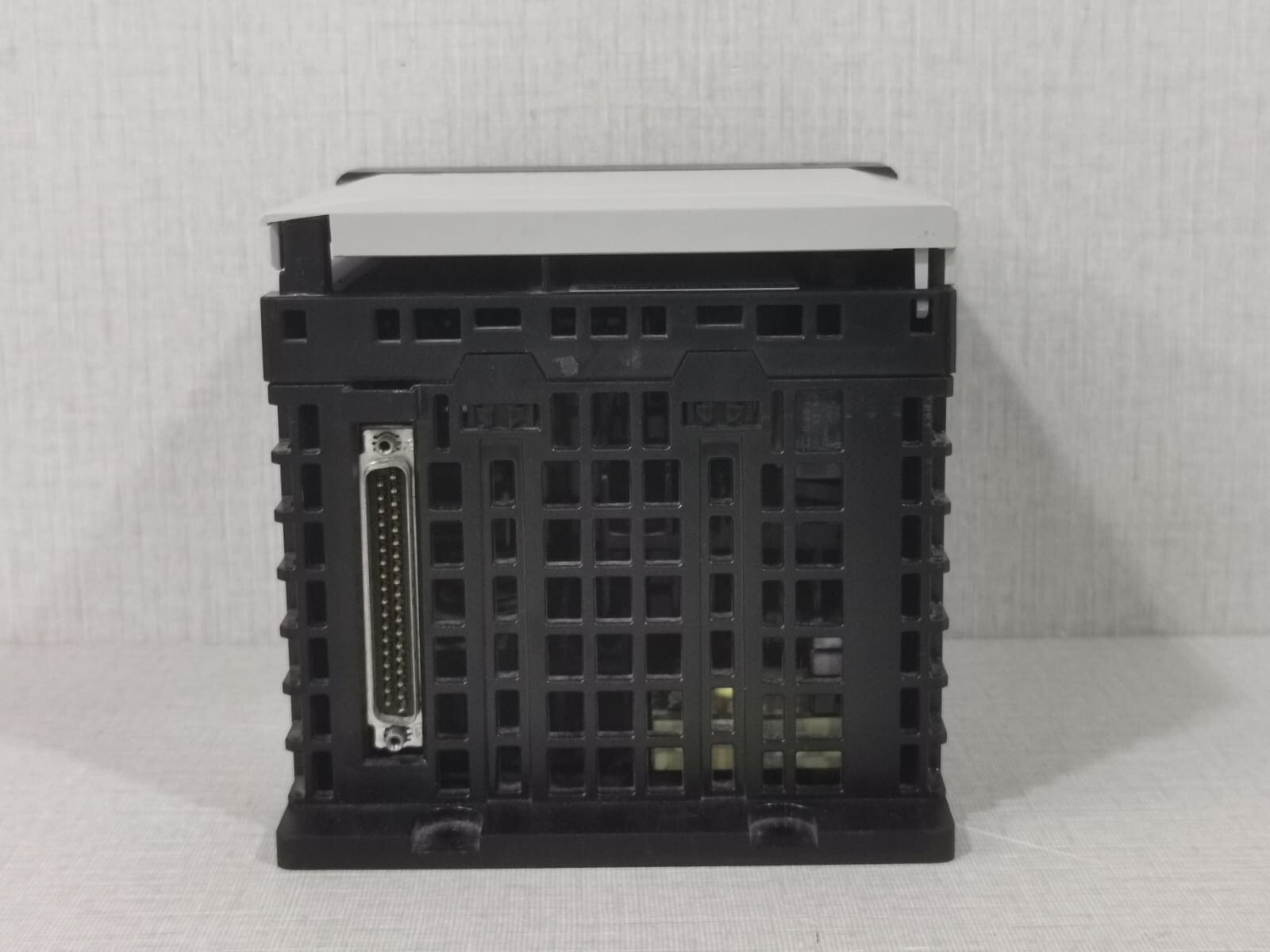 Allen-Bradley 1756-PA75R/A ALLEN-BRADLEY 1756-PA75R/A Ser. A CONTROLLOGIX AC REDUNDANT POWER SUPPLY 8