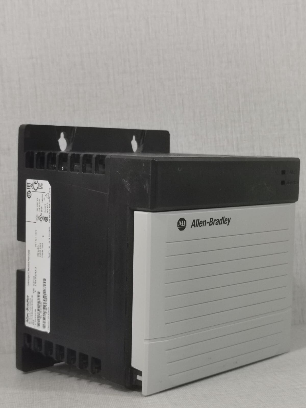 ALLEN-BRADLEY 1756-PA75R/A Ser. A CONTROLLOGIX AC REDUNDANT POWER SUPPLY