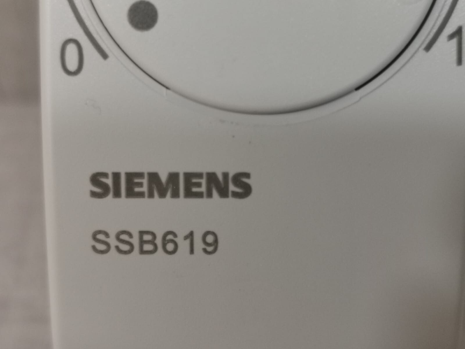 Siemens SSB619 Siemens SSB619 Electromotoric Actuator with Cable 2