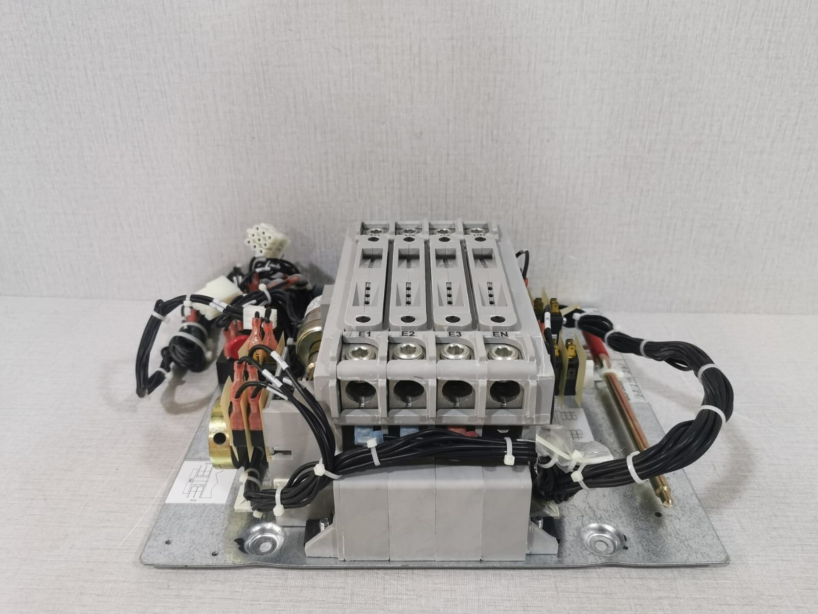 GE ZS2SB01041-95N602X GE ZENITH CONTROLS ZS2SB01041-95N602X AUTOMATIC TRANSFER SWITCH 100 AMP 3 PHASE 7