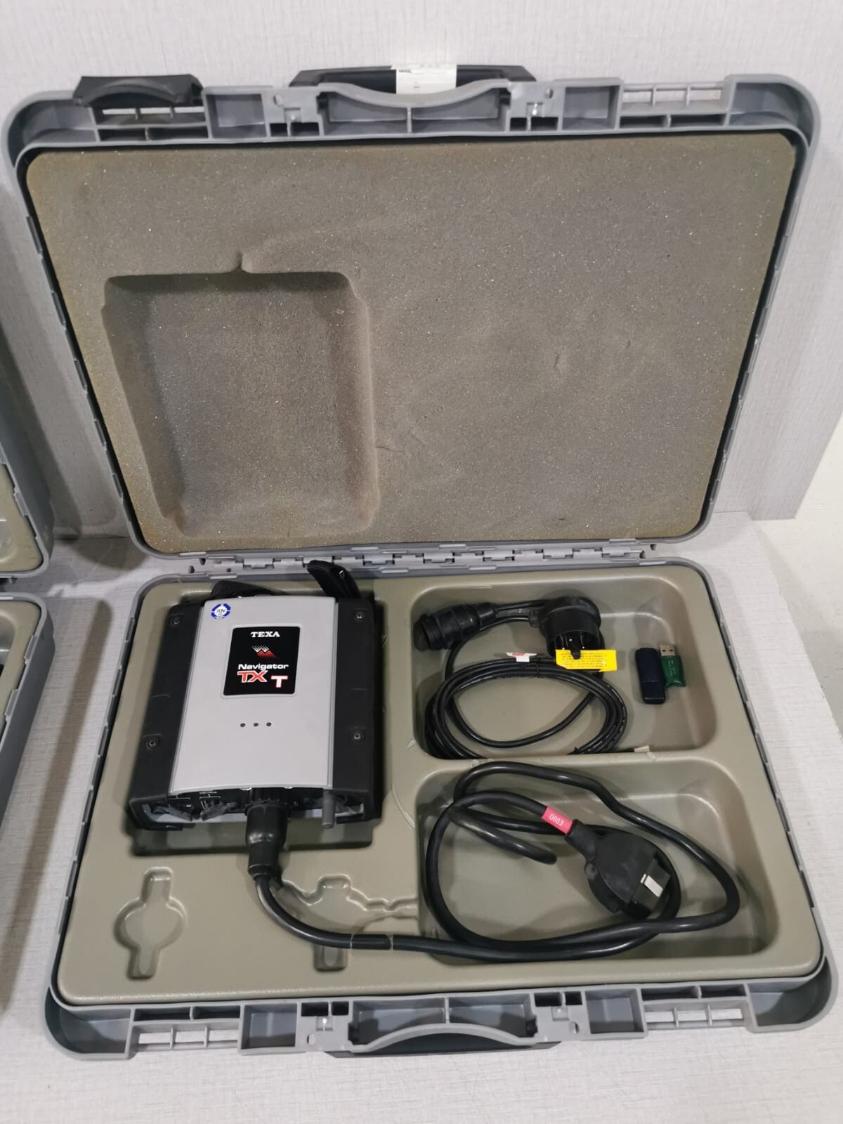 TEXA UNKNOWN Texa Txt Navigator REV.B 12-24V WITH CABLES- WITH BROKEN LOCK CASE 2
