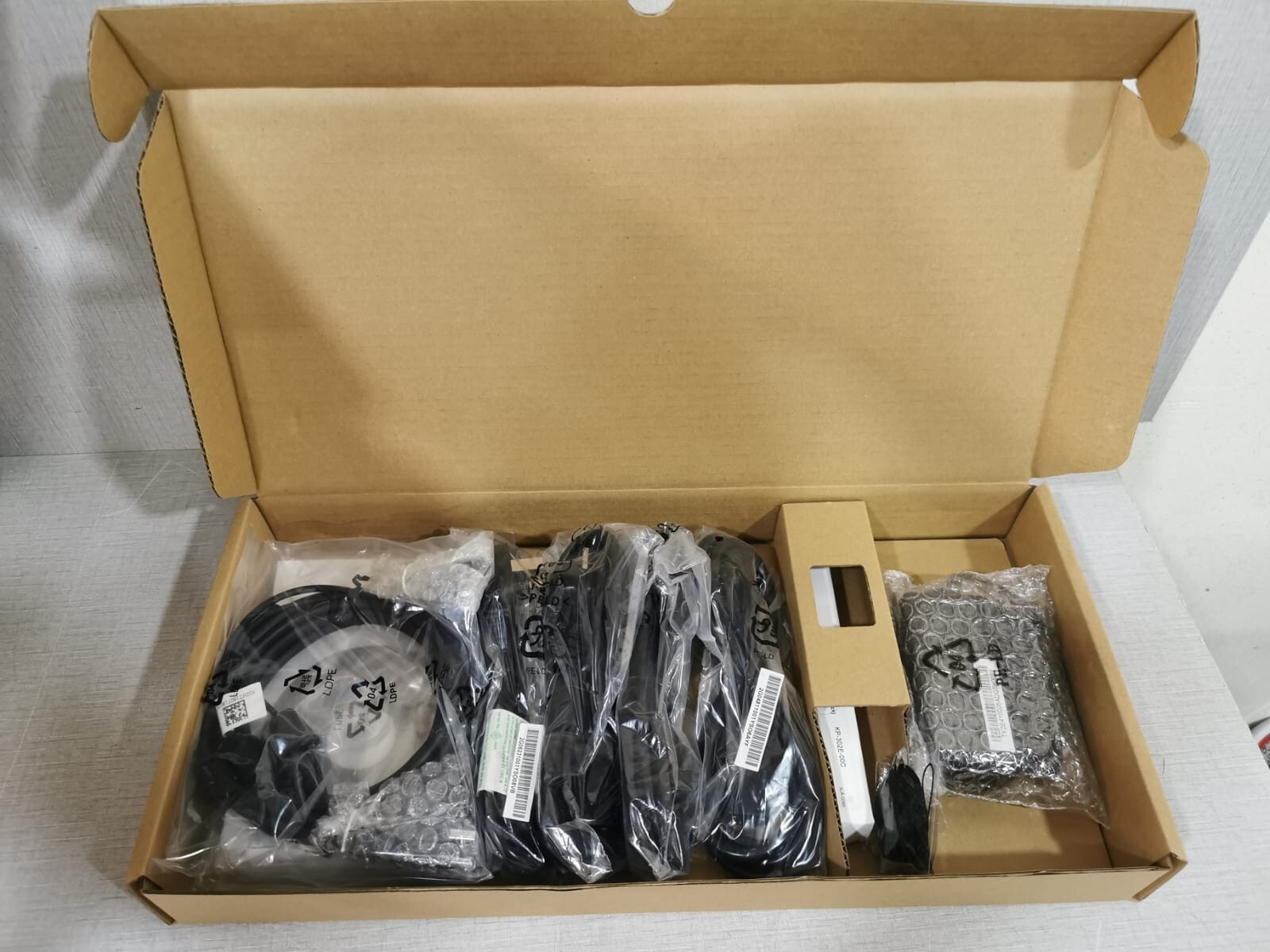 Wacom DTK-1651/K0 WACOM DTK-1651 InterActive Pen Display DTK-1651/K0 6