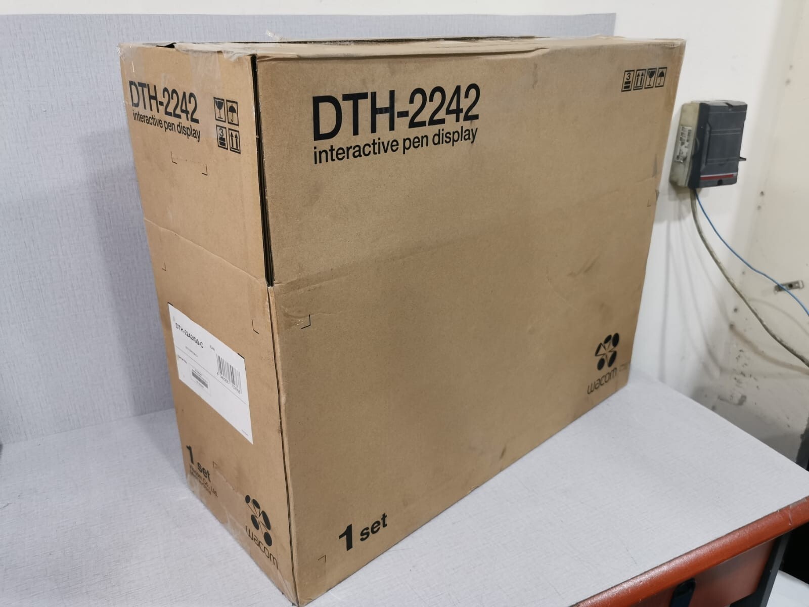 Wacom DHT-2242/G0-C WACOM DTH-2242 Graphics Drawing Tablet InterActive Pen Display DHT-2242/G0-C 5