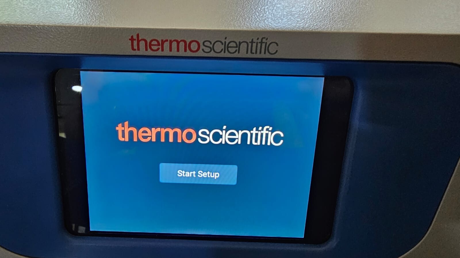 Thermo Scientific Solaris Shaker 2000 Series Thermo Scientific Model SK-2000 Solaris Shaker 2000 Series 2