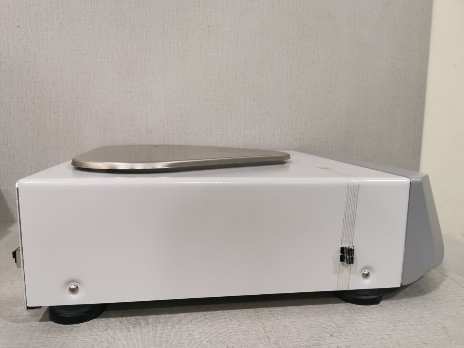 Thermo Scientific Solaris Shaker 2000 Series Thermo Scientific Model SK-2000 Solaris Shaker 2000 Series 8