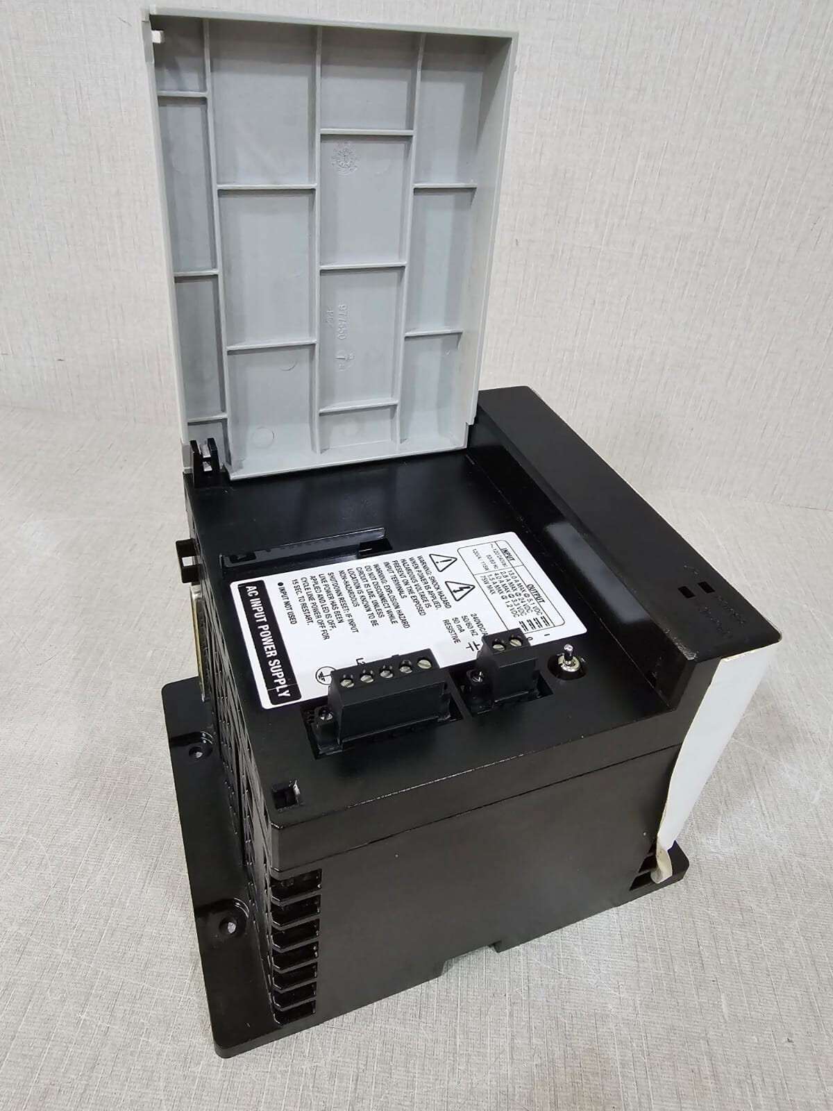 Allen-Bradley 1756-PA75R Allen-Bradley 1756-PA75R SER. A CONTROLLOGIX AC REDUNBANT POWER SUPPLY 2