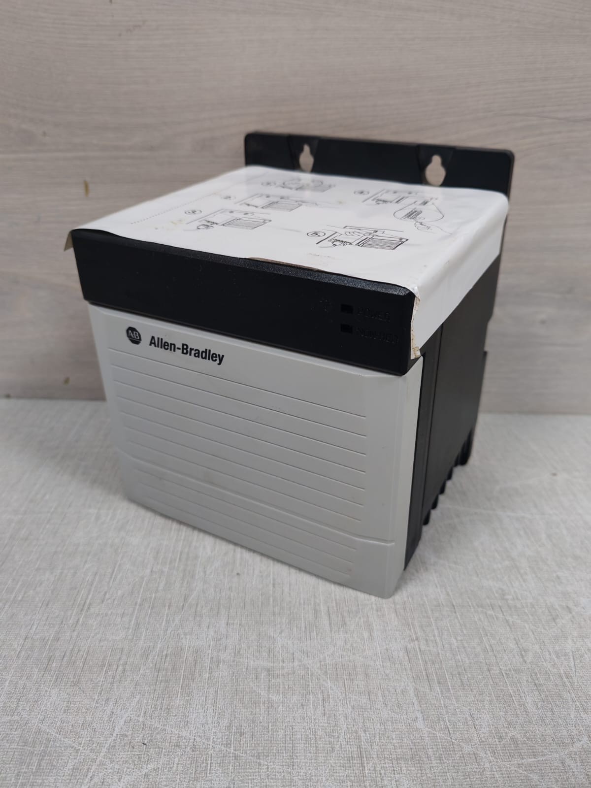 Allen-Bradley 1756-PA75R Allen-Bradley 1756-PA75R SER. A CONTROLLOGIX AC REDUNBANT POWER SUPPLY 4