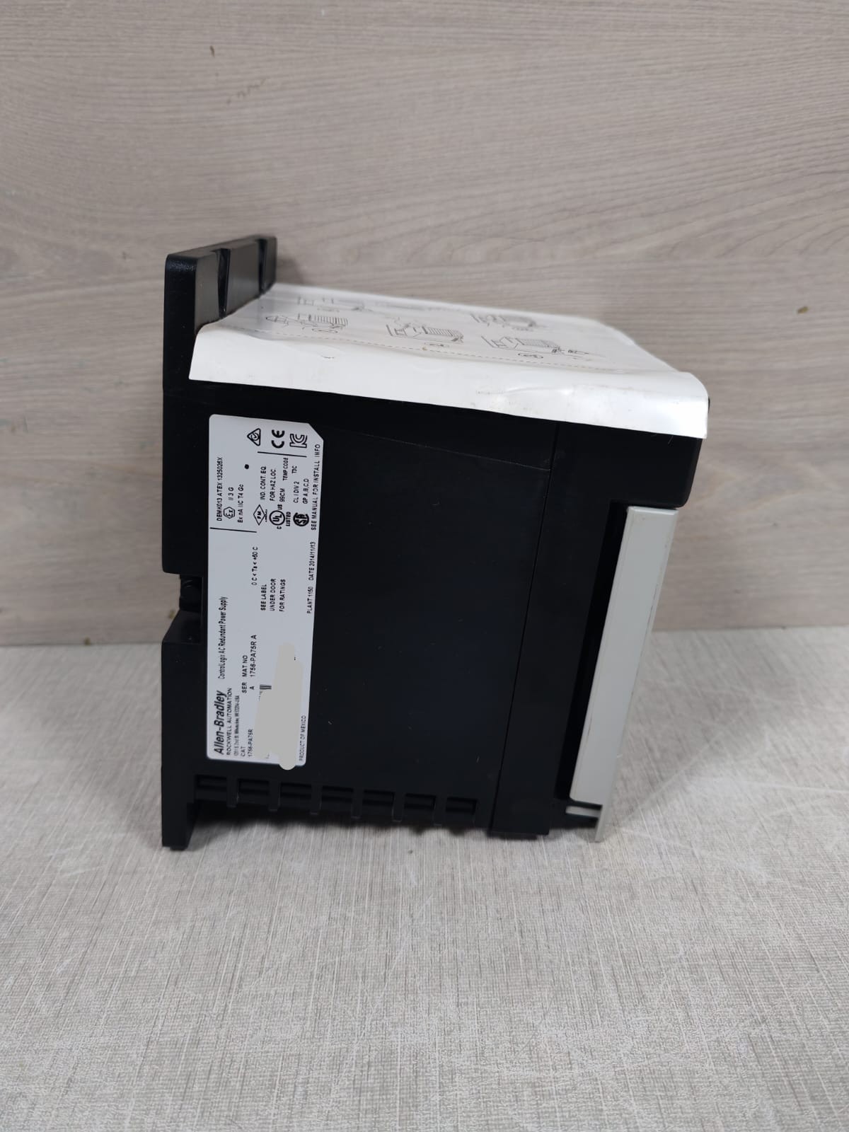 Allen-Bradley 1756-PA75R Allen-Bradley 1756-PA75R SER. A CONTROLLOGIX AC REDUNBANT POWER SUPPLY 7