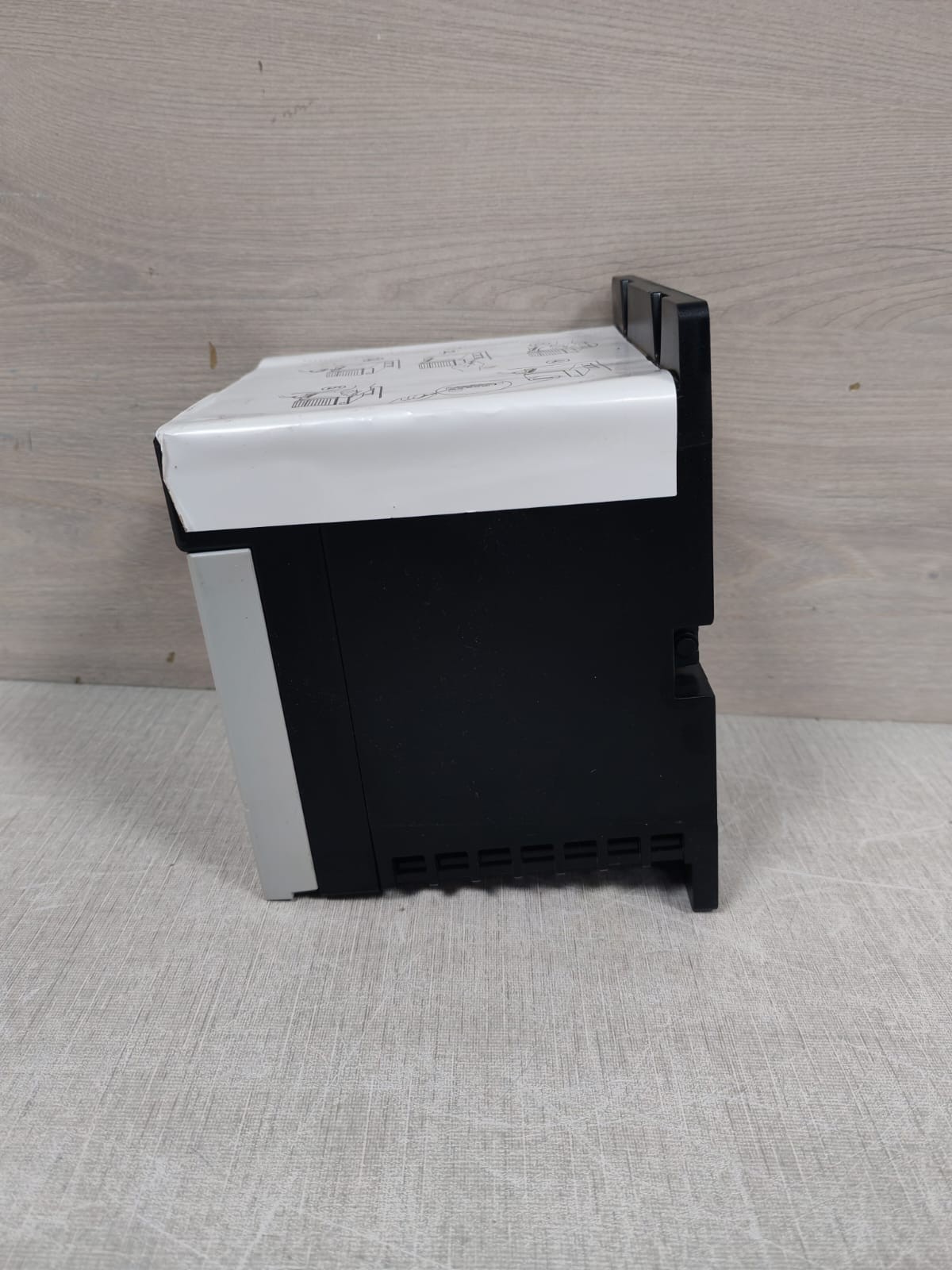 Allen-Bradley 1756-PA75R Allen-Bradley 1756-PA75R SER. A CONTROLLOGIX AC REDUNBANT POWER SUPPLY 8