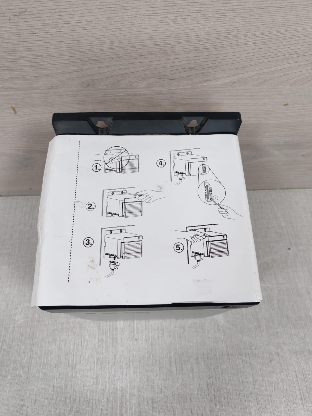 Allen-Bradley 1756-PA75R Allen-Bradley 1756-PA75R SER. A CONTROLLOGIX AC REDUNBANT POWER SUPPLY 9
