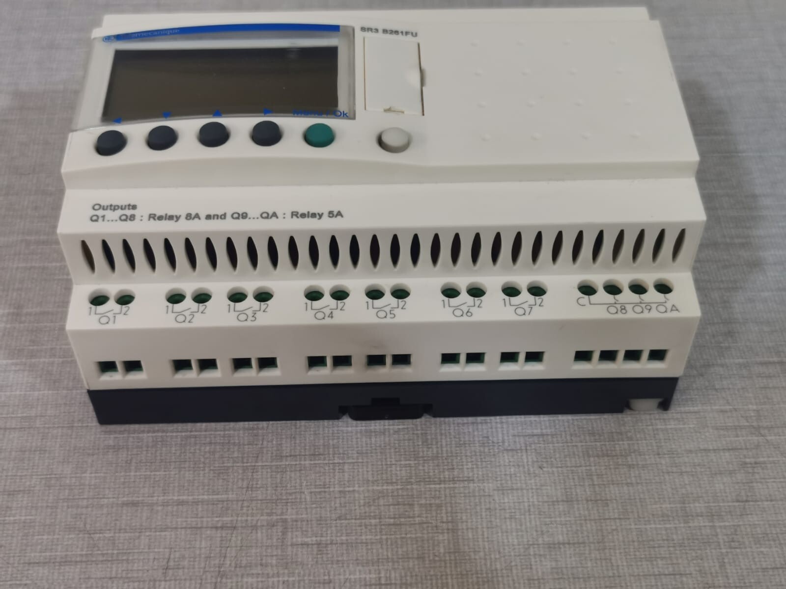 Schneider Electric SR3B261FU Schneider Electric Telemecanique SR3B261FU Modular Smart Relay 5