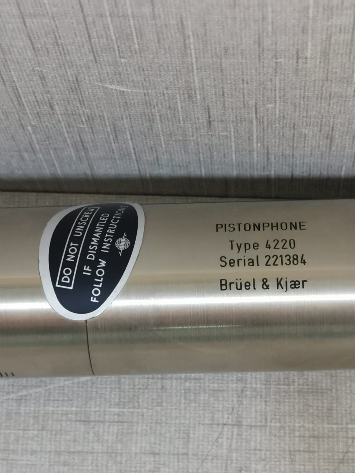 Brüel & Kjær 124DB Brüel & Kjær 4220 Pistonphone With 124db Head - Sound Calibration Tool 8