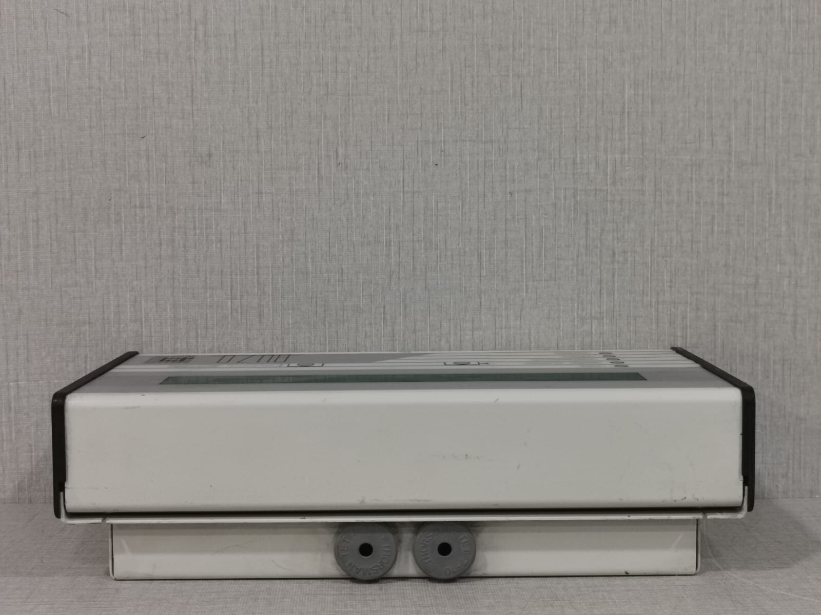 AUTRONICA BU-70 AUTRONICA BU-70 FIRE ALARM CONTROL PANEL WITH DAMAGED SCREEN 8