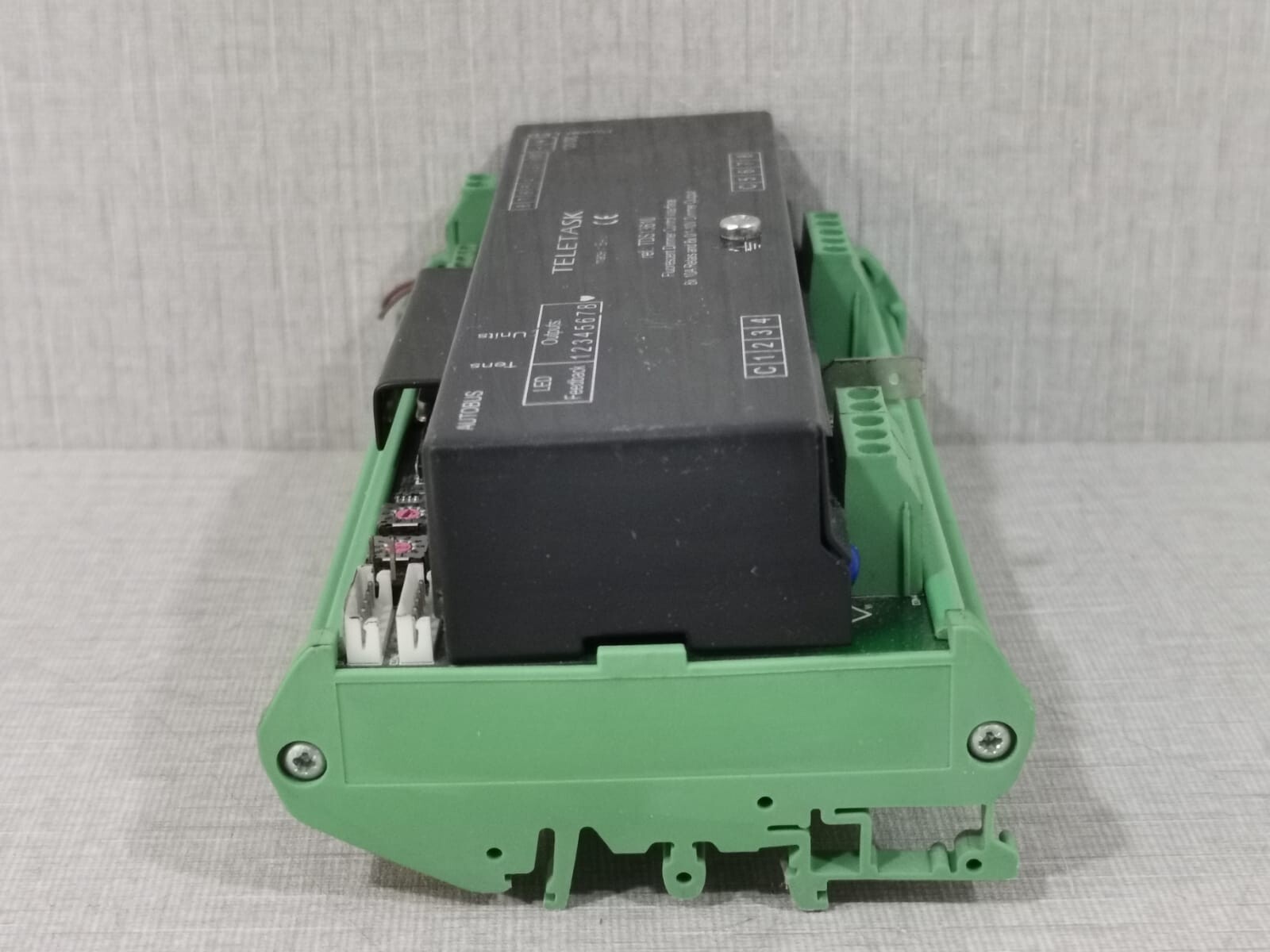 TELETASK TDS13610 TELETASK TDS13610 Flourescent Dimmer Interface 8x 10A Relays /8x 0/1-10v Dimmer 6