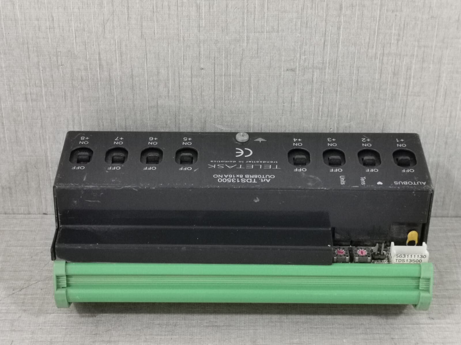 TELETASK TDS13500 TELETASK TDS13500 OUT08RB 8X16A/NO Relay Interface TDS13510 4