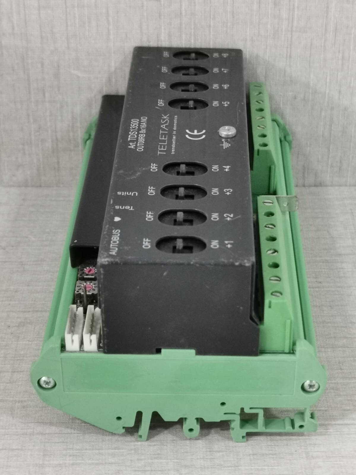 TELETASK TDS13500 TELETASK TDS13500 OUT08RB 8X16A/NO Relay Interface TDS13510 6