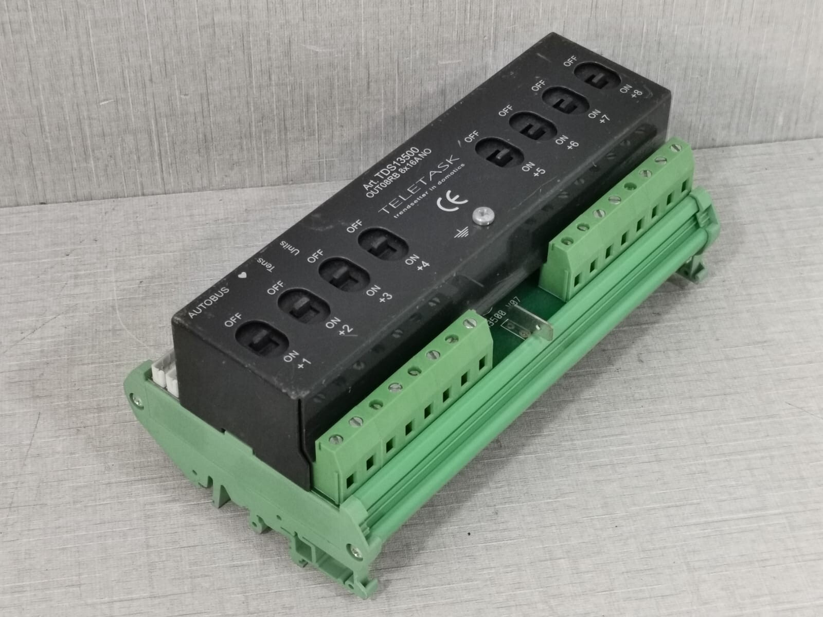 TELETASK TDS13500 TELETASK TDS13500 OUT08RB 8X16A/NO Relay Interface TDS13510 8
