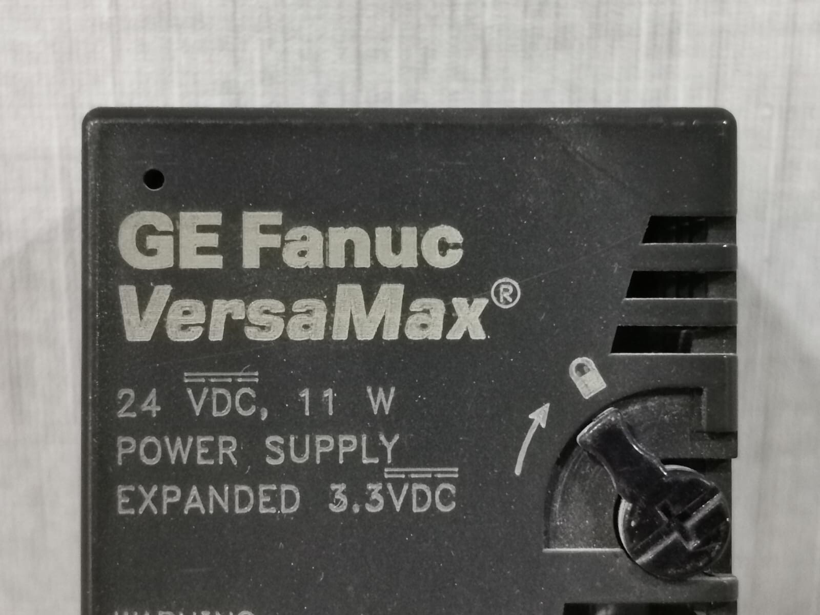 GE IC200PWR002A GE Fanuc VersaMax IC200PWR002A Power Supply Module 2