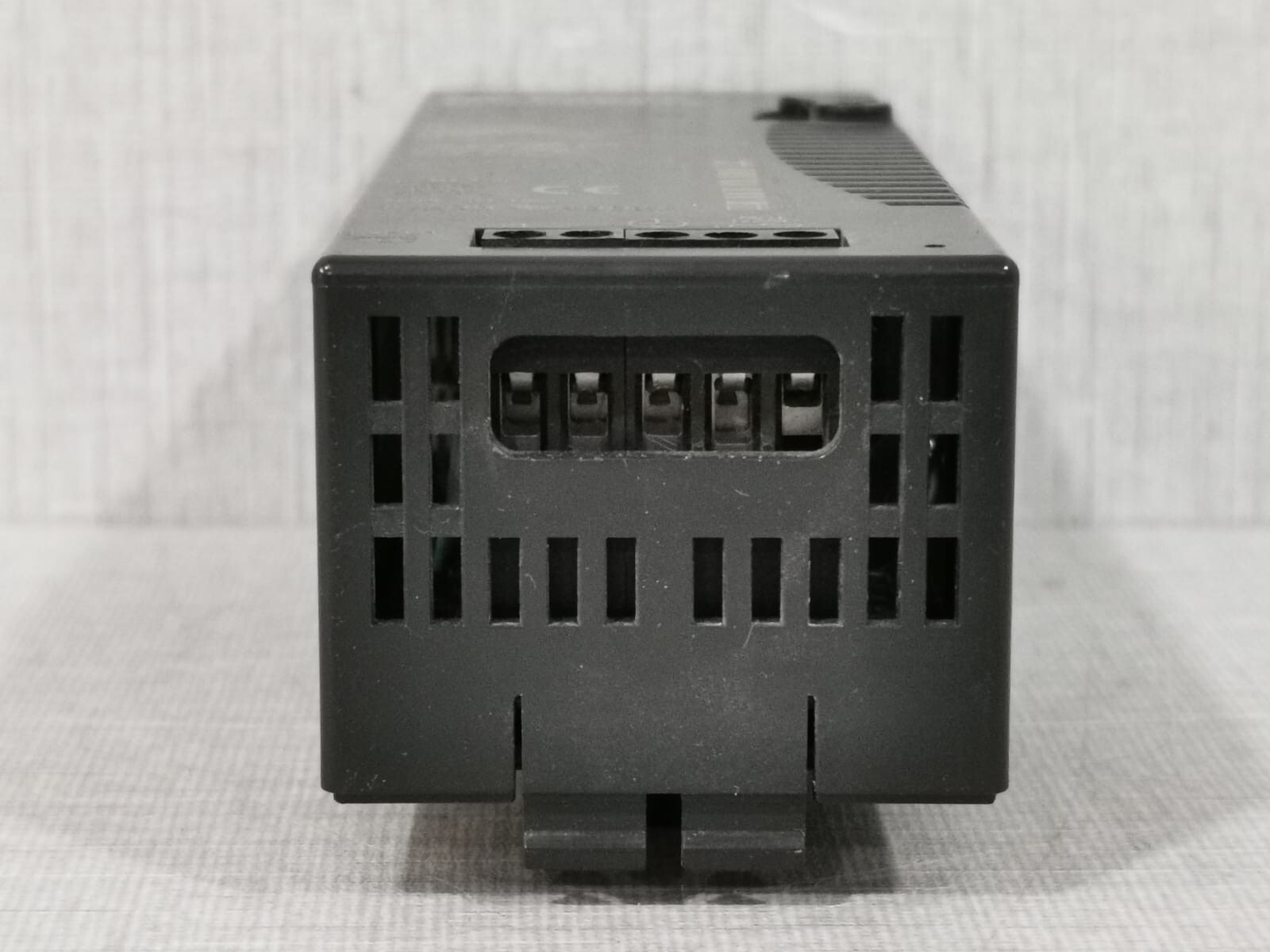 GE IC200PWR002A GE Fanuc VersaMax IC200PWR002A Power Supply Module 4