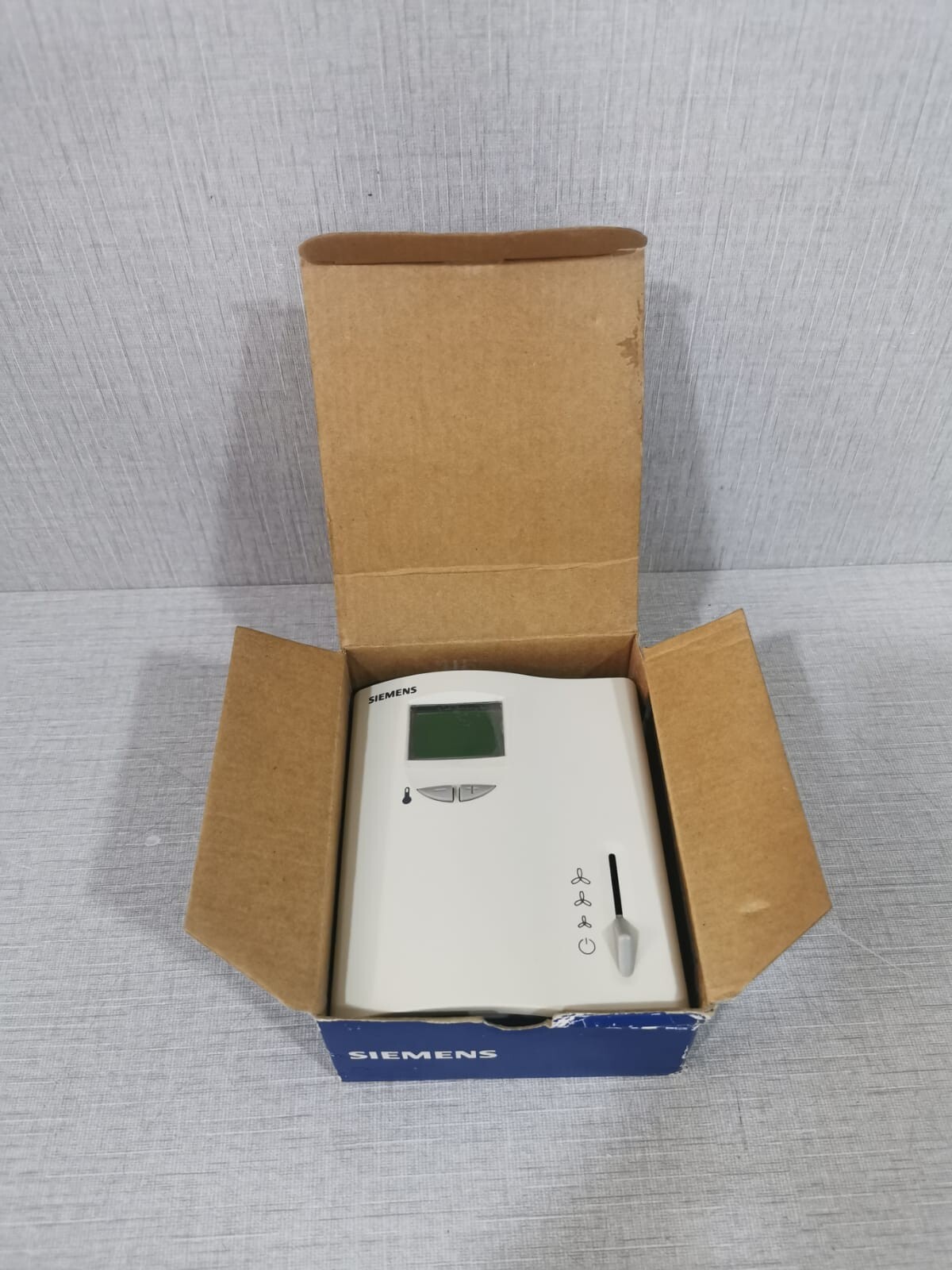 Siemens RDF60.1 SIEMENS RDF60.1 Room Temperature Controller with LCD 3