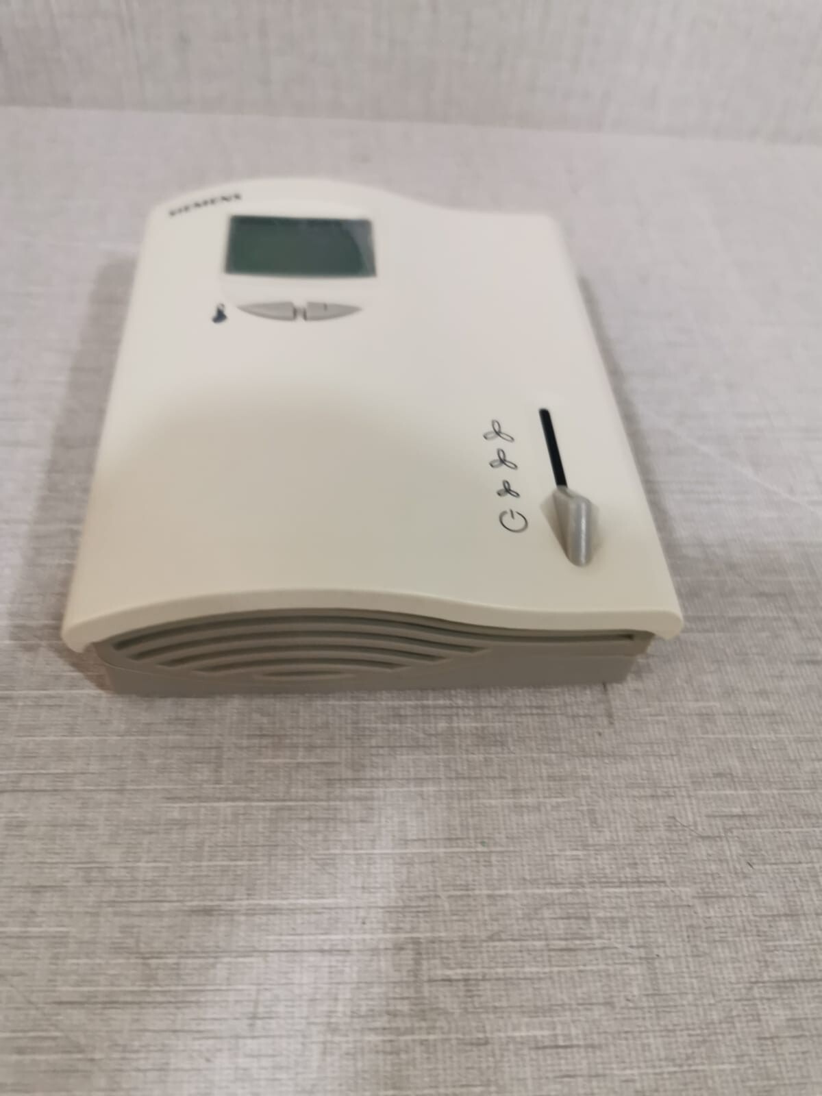 Siemens RDF60.1 SIEMENS RDF60.1 Room Temperature Controller with LCD 5