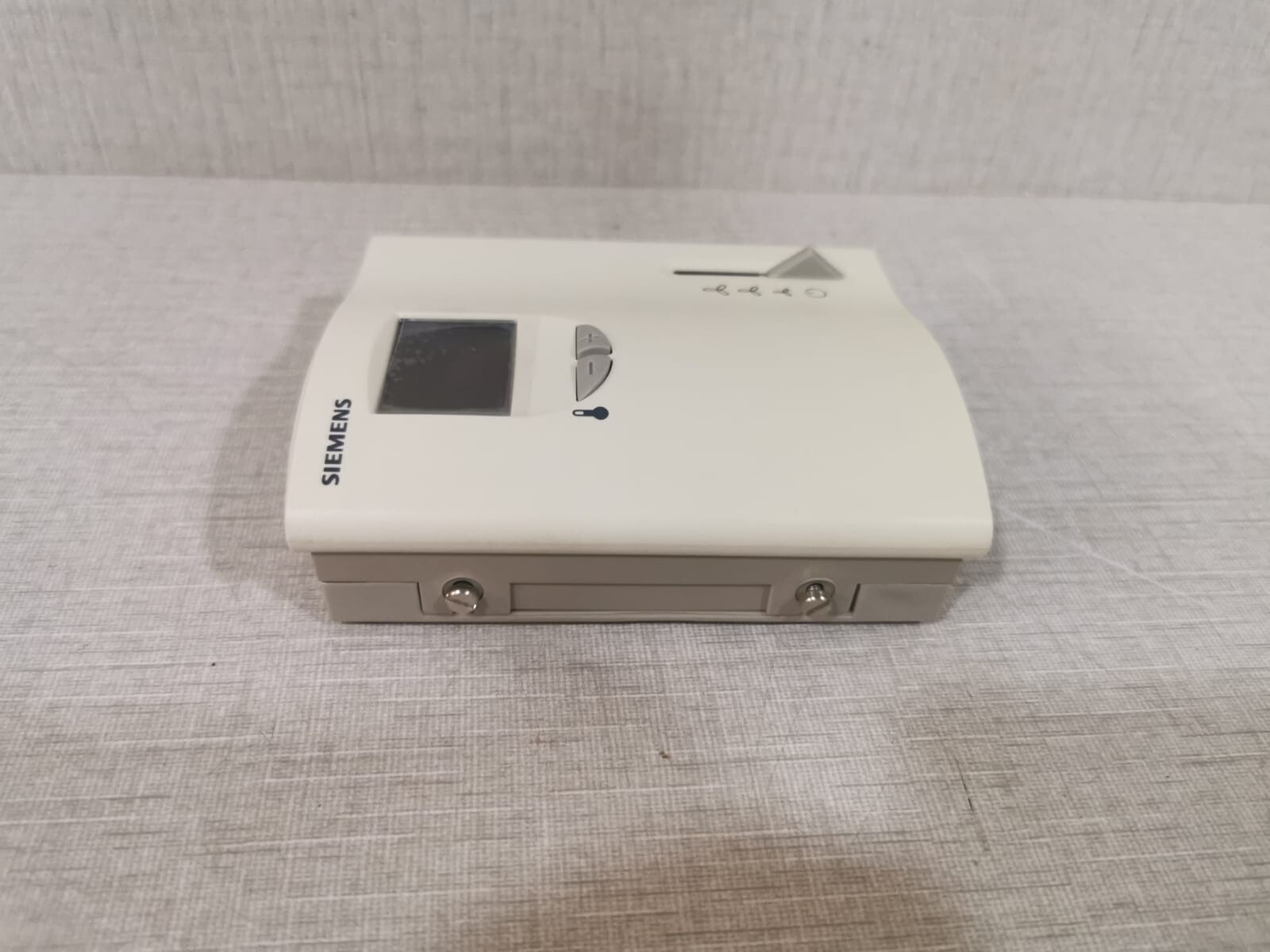 Siemens RDF60.1 SIEMENS RDF60.1 Room Temperature Controller with LCD 7