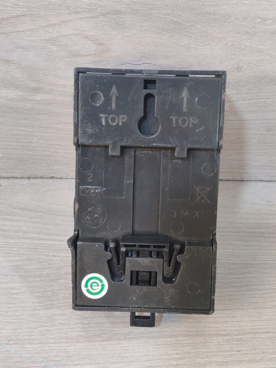 E:CUE Lighting Control AB444210035  SYMPL e:BUS NODE E:CUE IC: AB444210035 SYMPL e:BUS NODE 8