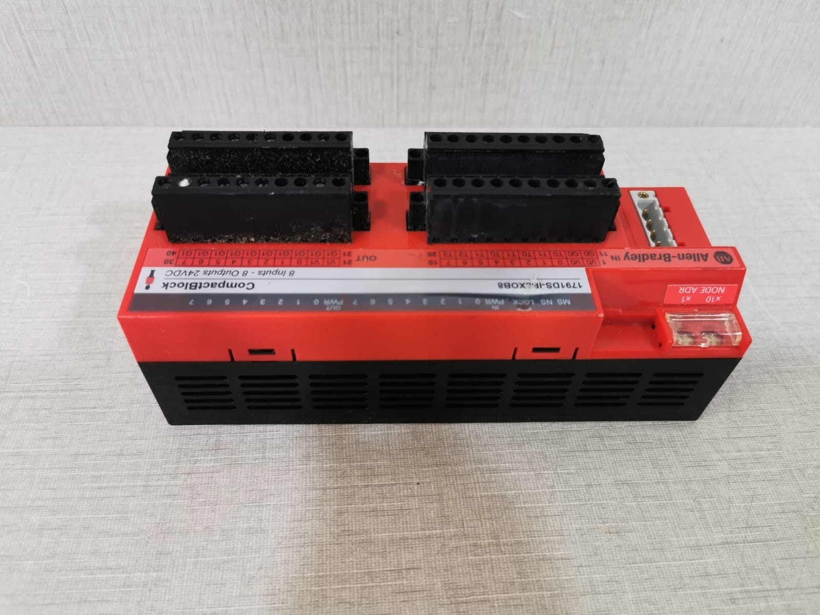 Rockwell Automation 1791DS Allen Bradley 1791DS-IB8XOB8 CompactBlock 8 Inputs - 8 Outputs 24VDC / Ser. A 5
