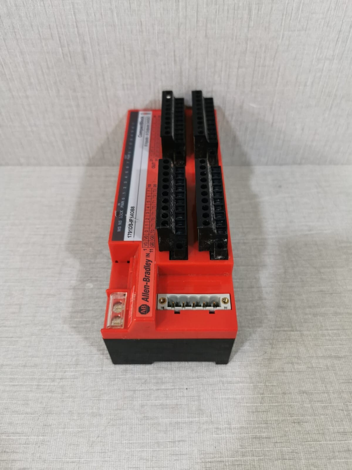 Rockwell Automation 1791DS Allen Bradley 1791DS-IB8XOB8 CompactBlock 8 Inputs - 8 Outputs 24VDC / Ser. A 7