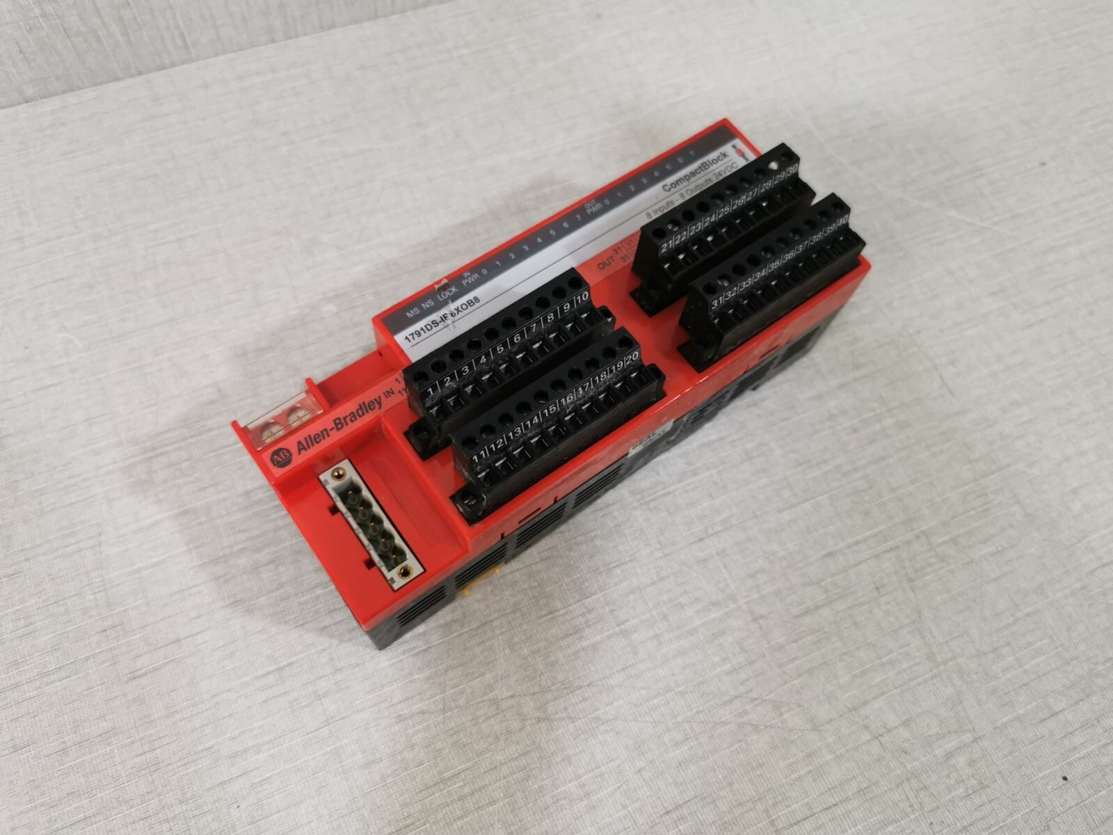 Rockwell Automation 1791DS Allen Bradley 1791DS-IB8XOB8 CompactBlock 8 Inputs - 8 Outputs 24VDC / Ser. A 8