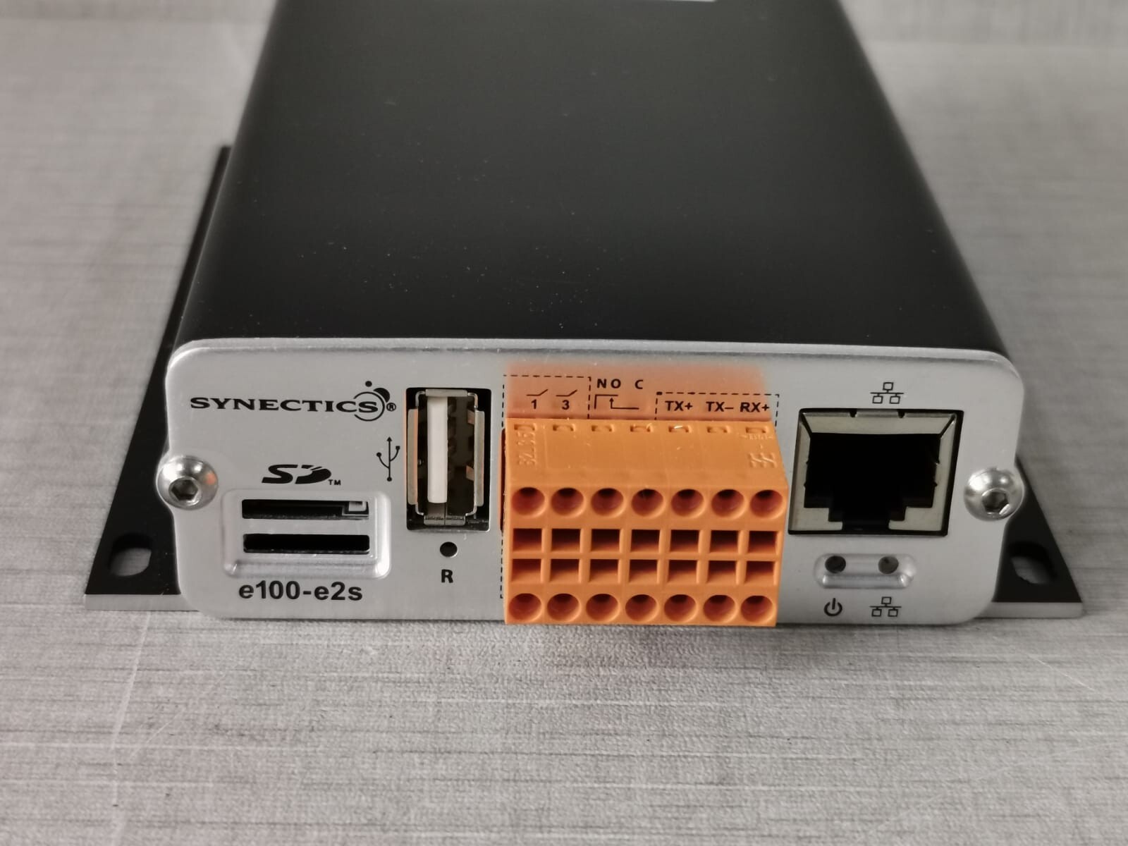SYNECTICS E100 SYNECTICS E100 DUALSTREAM H.264 VIDEO ENCODER/ SERVER 4