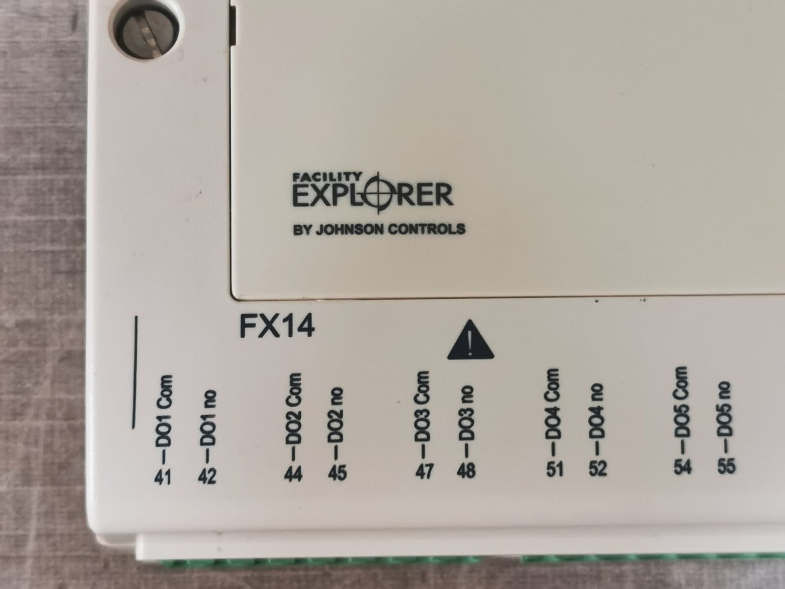 Johnson Controls LP-FX14D21-000C FX14 Johnson Controls LP-FX14D21-000C Controller 2
