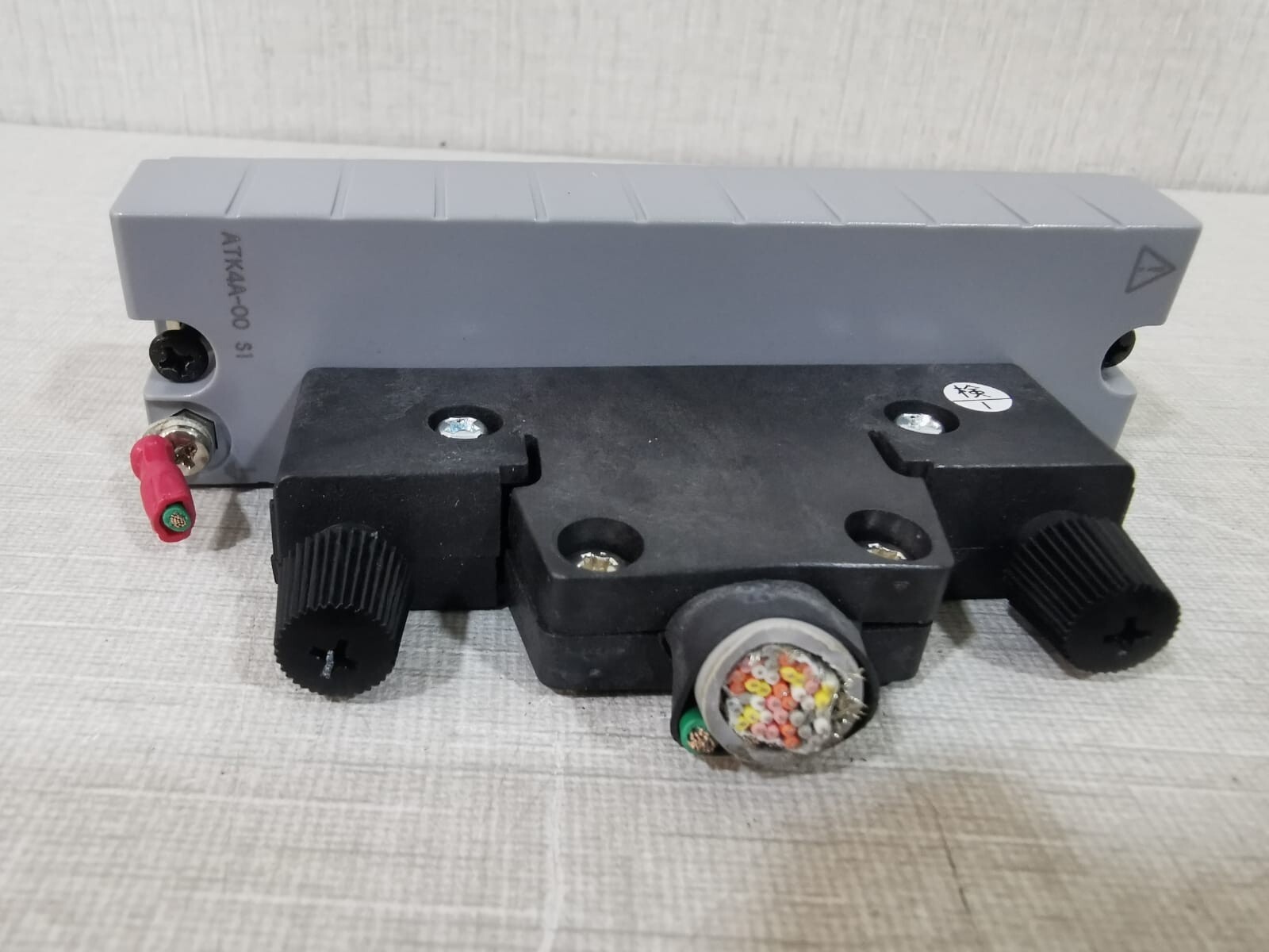 Yokogawa AAI135-S50 S3 AAI135-S50 S3 Yokogawa Analog Input Module with ATK4A-00 S1 Connector/Terminal 6