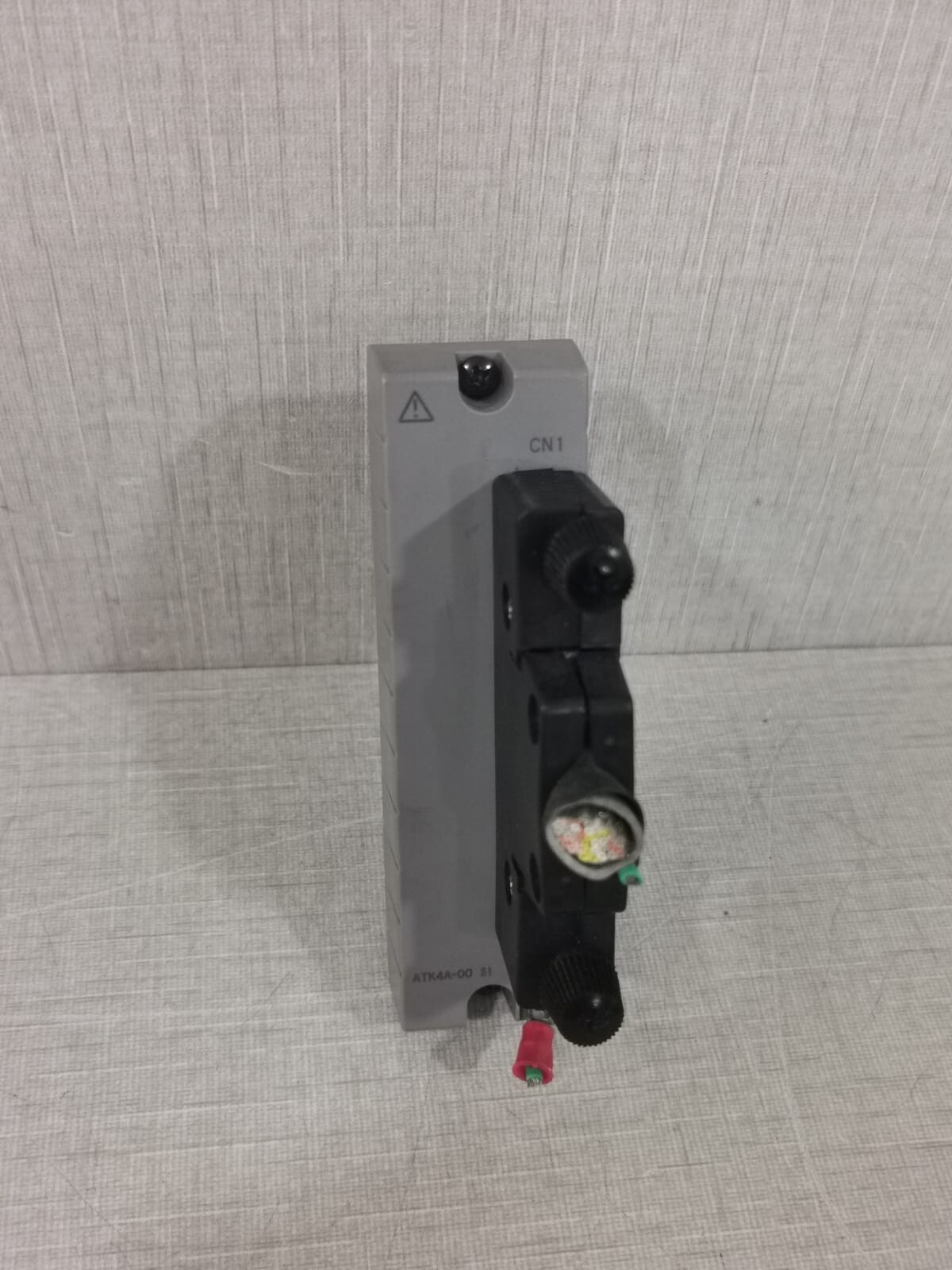 Yokogawa AAI835-S50 S3 AAI835-S50 S3 Yokogawa Analog I/O Module with ATK4A-00 S1 Connector/Terminal Pin 8