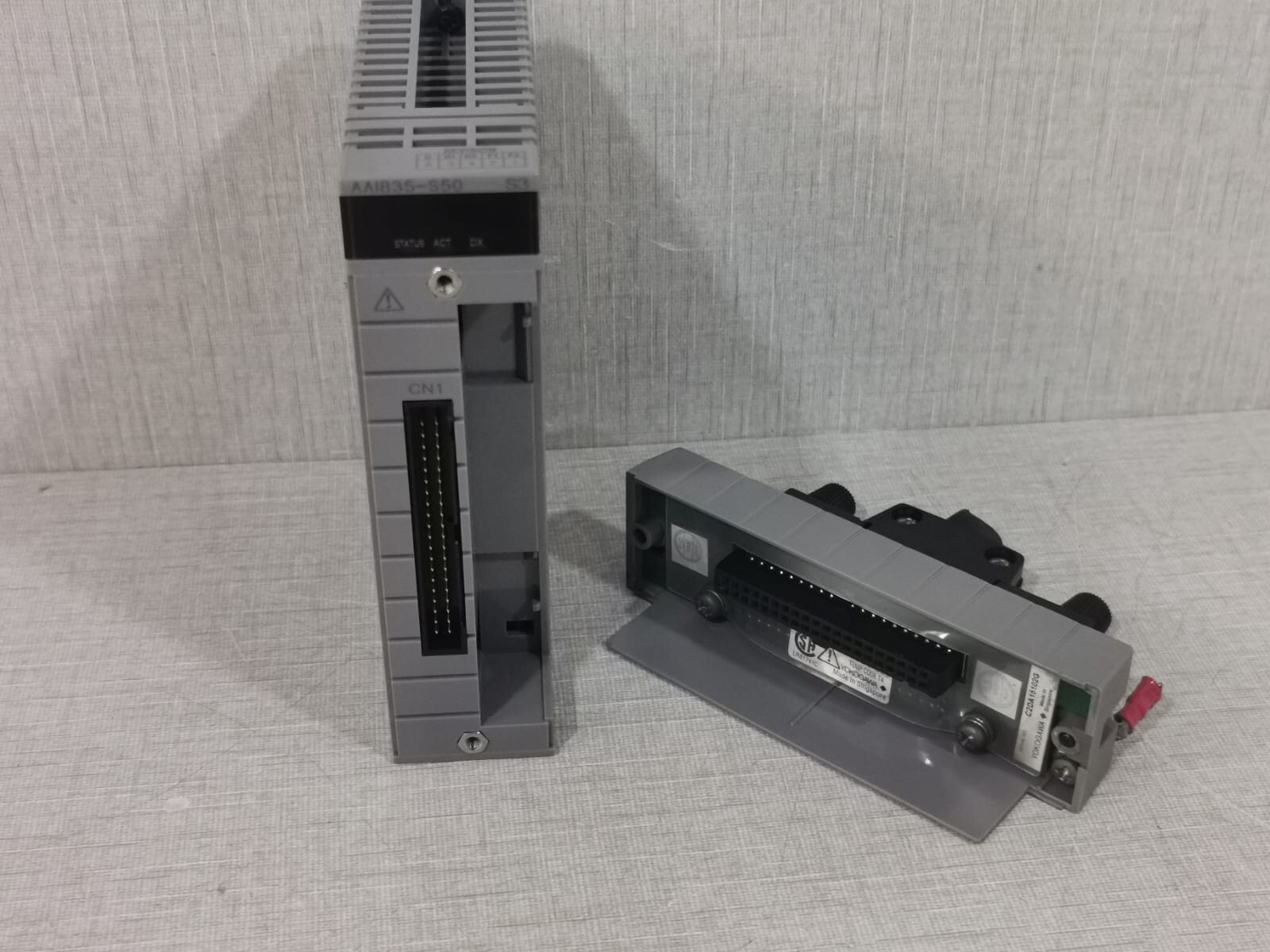 AAI835-S50 S3 Yokogawa Analog I/O Module with ATK4A-00 S1 Connector/Terminal Pin