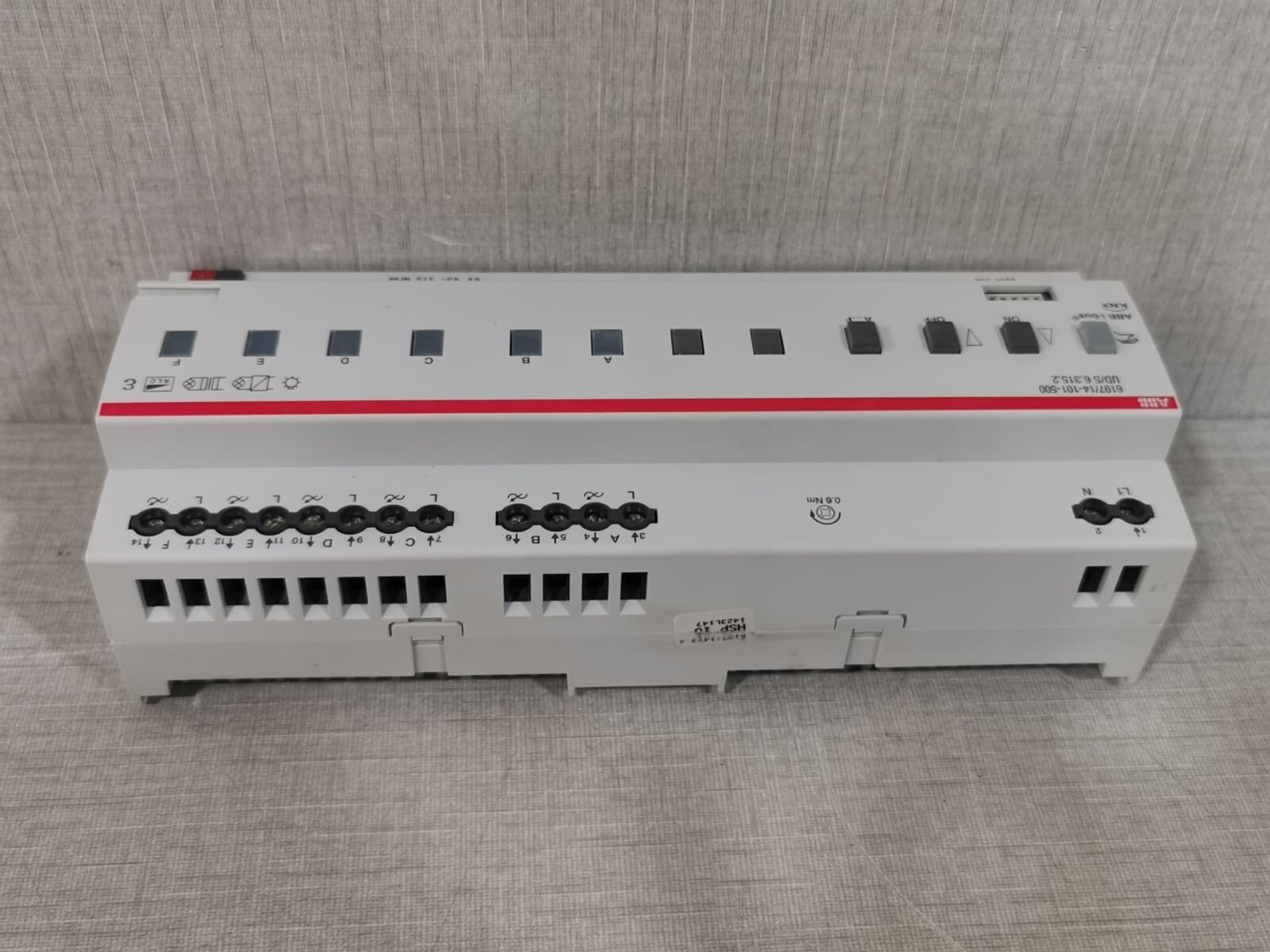 ABB 2CDG 006 197 R0038 2CDG 006 197 R0038 ABB 6197/14-101-500 Universal Dimmer Actuator UD/S 6.315.2 8
