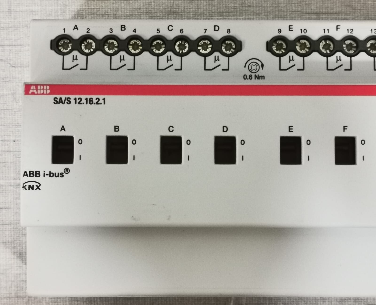 ABB 2CDG110162R0011 ABB i-bus KNX SA/S 12.16.2.1 Switch Actuator 2CDG110162R0011 3