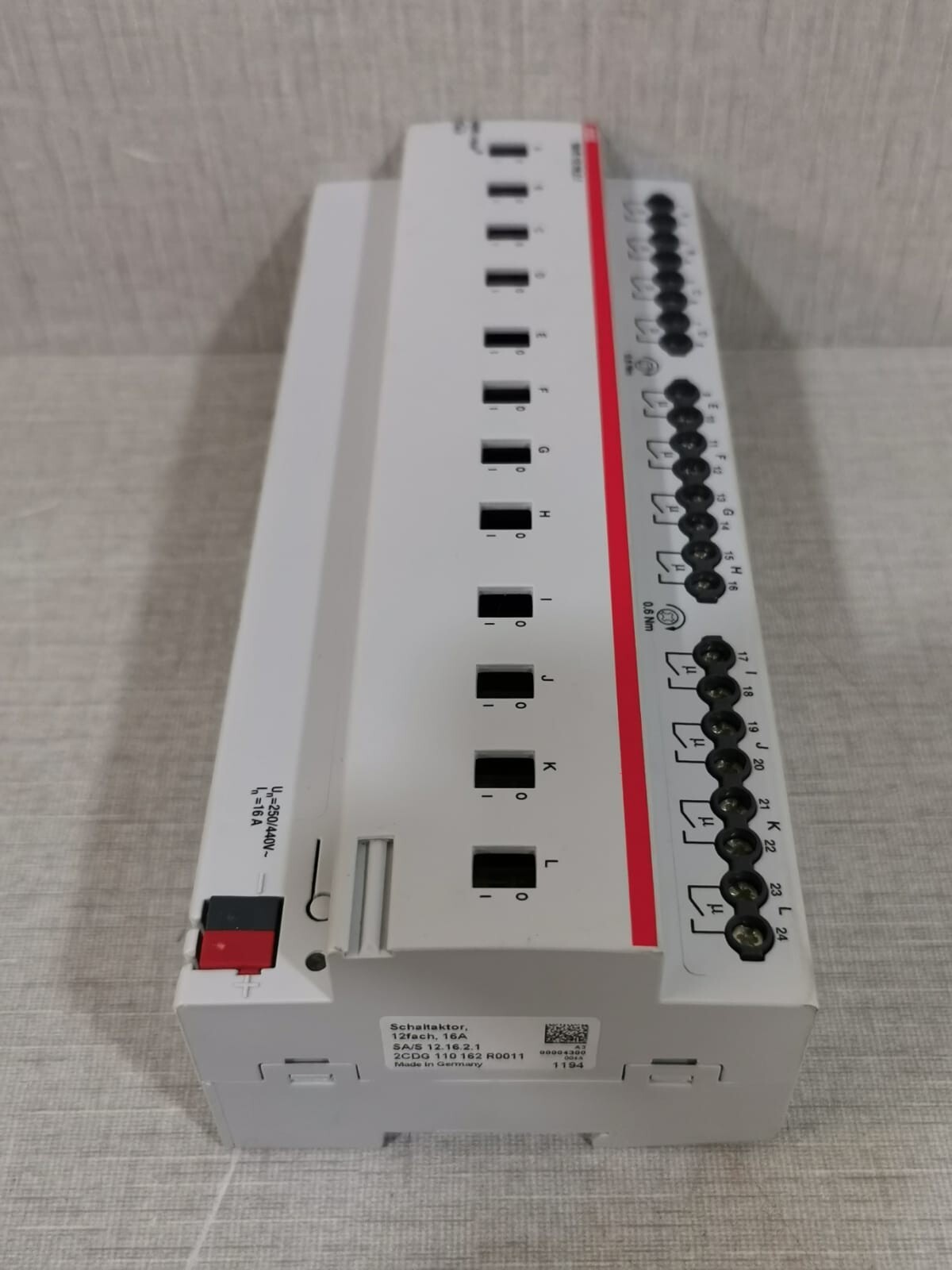 ABB 2CDG110162R0011 ABB i-bus KNX SA/S 12.16.2.1 Switch Actuator 2CDG110162R0011 9