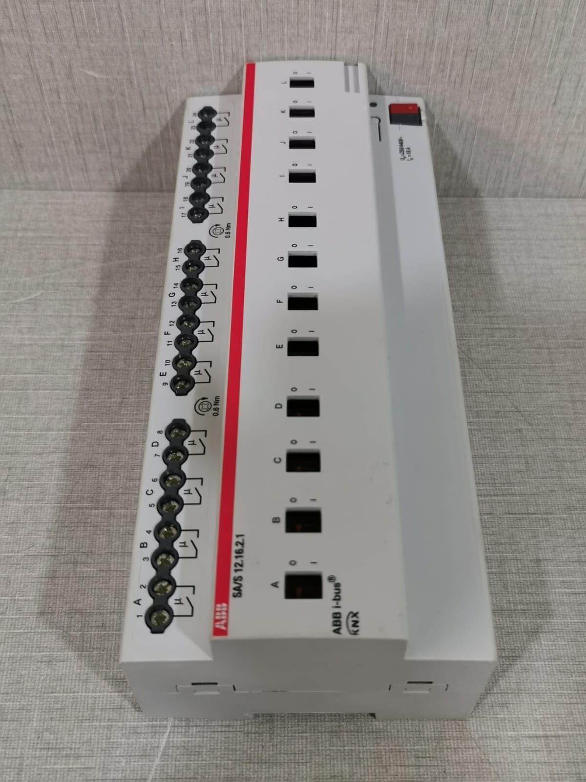ABB 2CDG110162R0011 ABB i-bus KNX SA/S 12.16.2.1 Switch Actuator 2CDG110162R0011 10