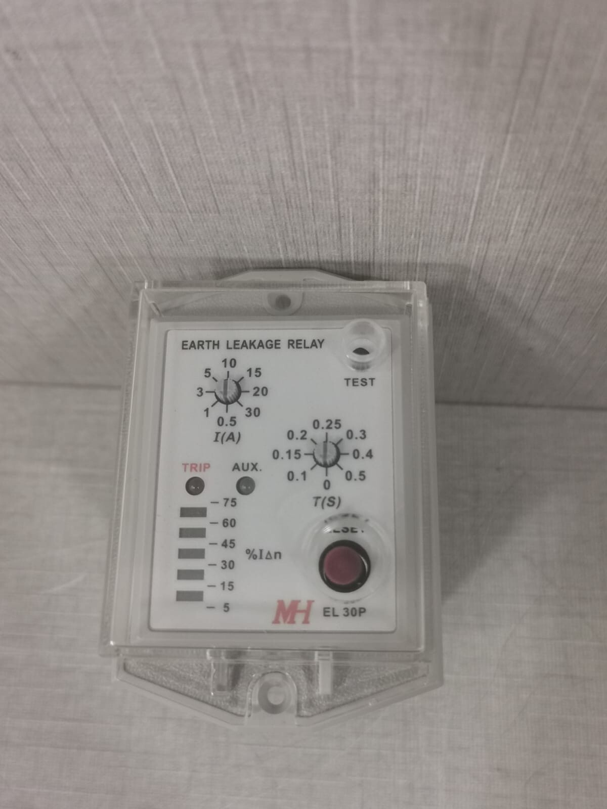 MH EL30P MH EL30P AC220/240V 50/60Hz EARTH LEAKAGE RELAY 4
