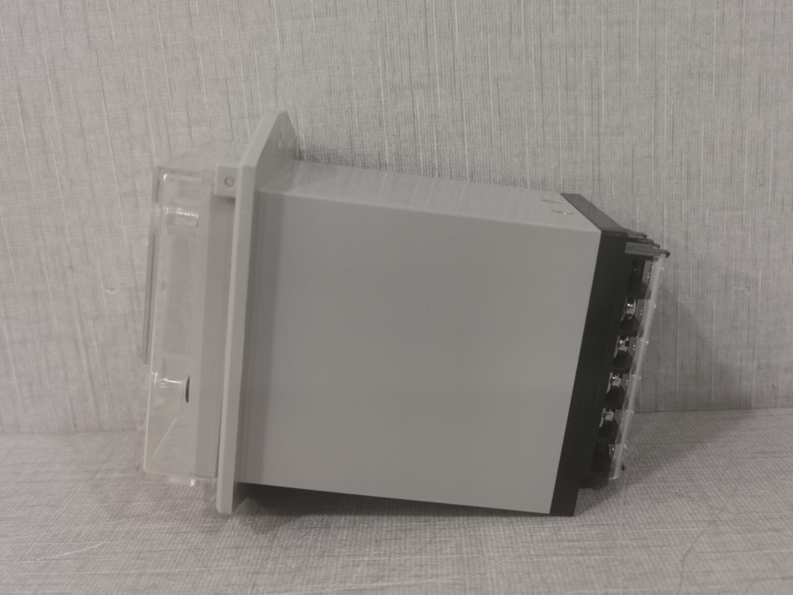 MH EL30P MH EL30P AC220/240V 50/60Hz EARTH LEAKAGE RELAY 7