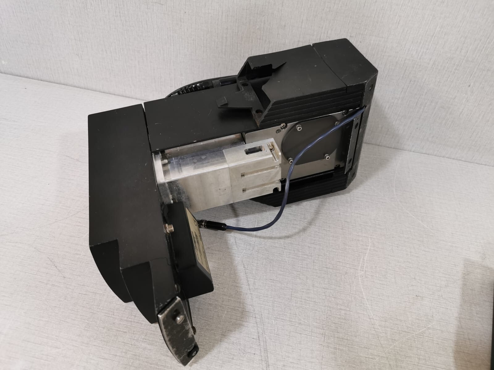 MKS MSSAHE6SD0B1 MKS PICO MSSAHE6SD0B1 Mass Spec Leak Detector - Missing 2 Chargeable Batteries 9
