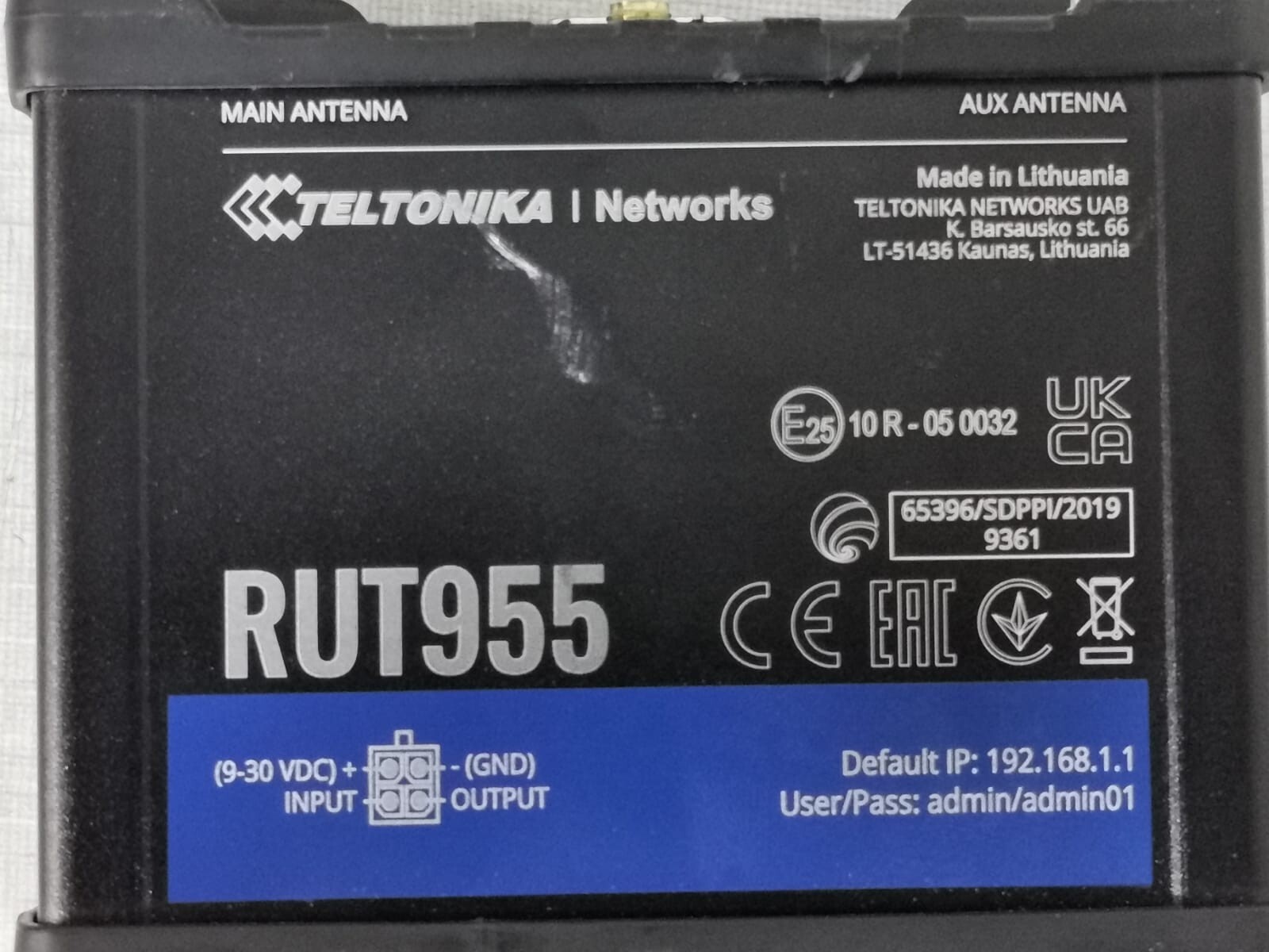 TELTONIKA RUT955 TELTONIKA RUT955 Compact Industrial 4G (LTE) RS232/RS485 Router 2