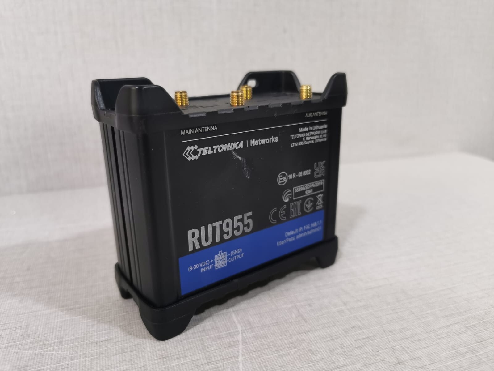 TELTONIKA RUT955 TELTONIKA RUT955 Compact Industrial 4G (LTE) RS232/RS485 Router 8
