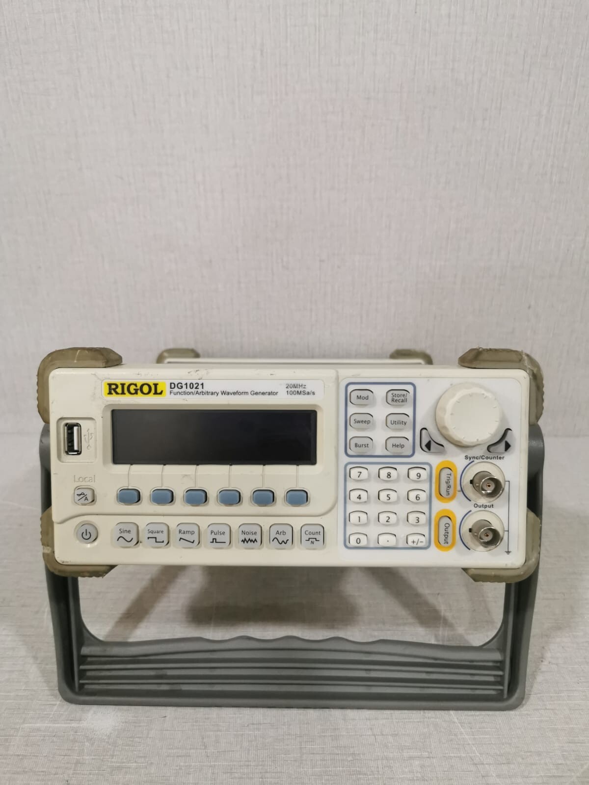 RIGOL DG1021 FUNCTION/ARBITRARY WAVEFORM GENERATOR 20MHz 100MSa/s