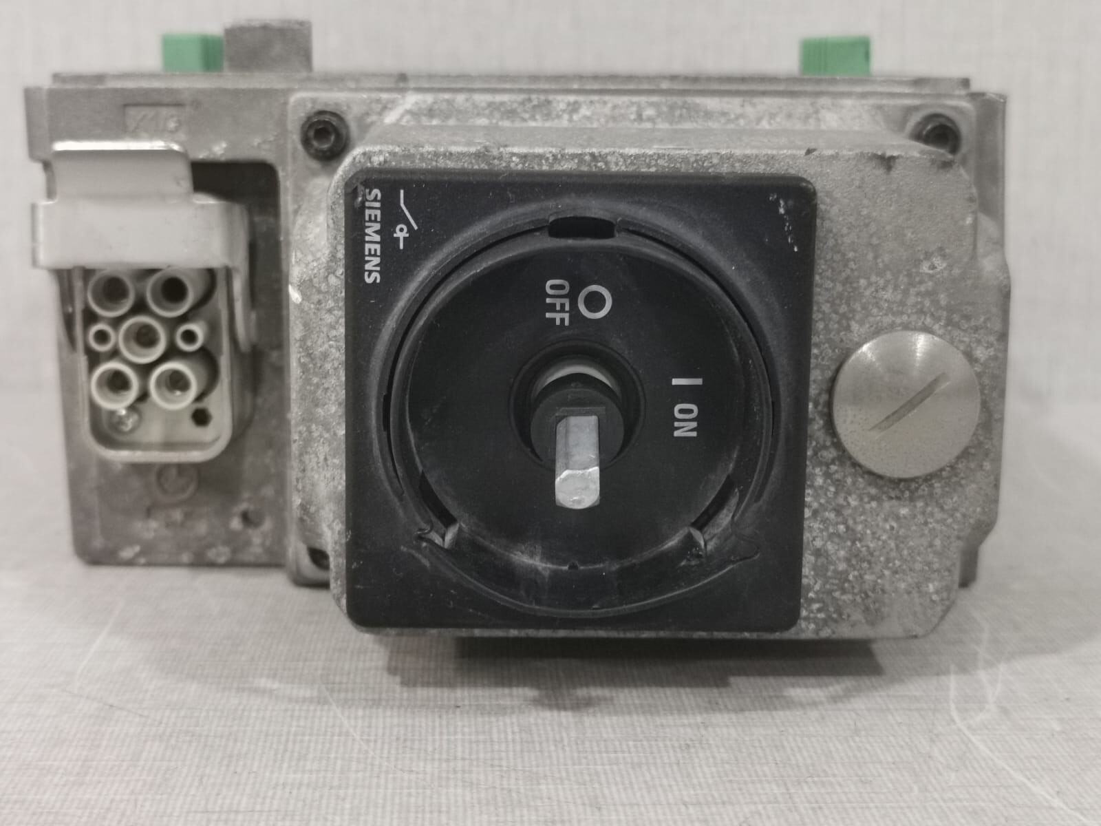 Siemens 6SL3544-0PB02-1FA0 SINAMICS G110M CU240M SIEMENS 6SL3544-0PB02-1FA0 SINAMICS G110M CU240M Control Unit 9