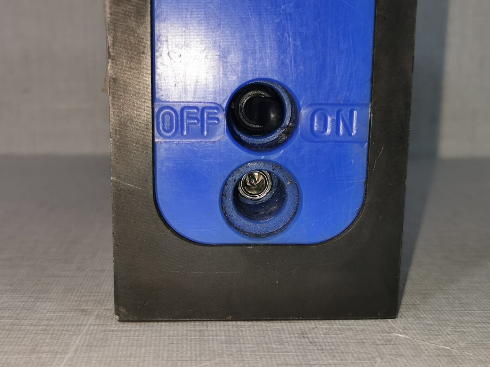JMD Corporation S.W.L11T E00034 JMD Corporation S.W.L11T E00034 - NEED CHANGE BATTERY 7